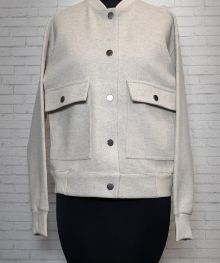 زیبو | Ziboo 17 بامبر فوتر شیری دکمه دار زنانه