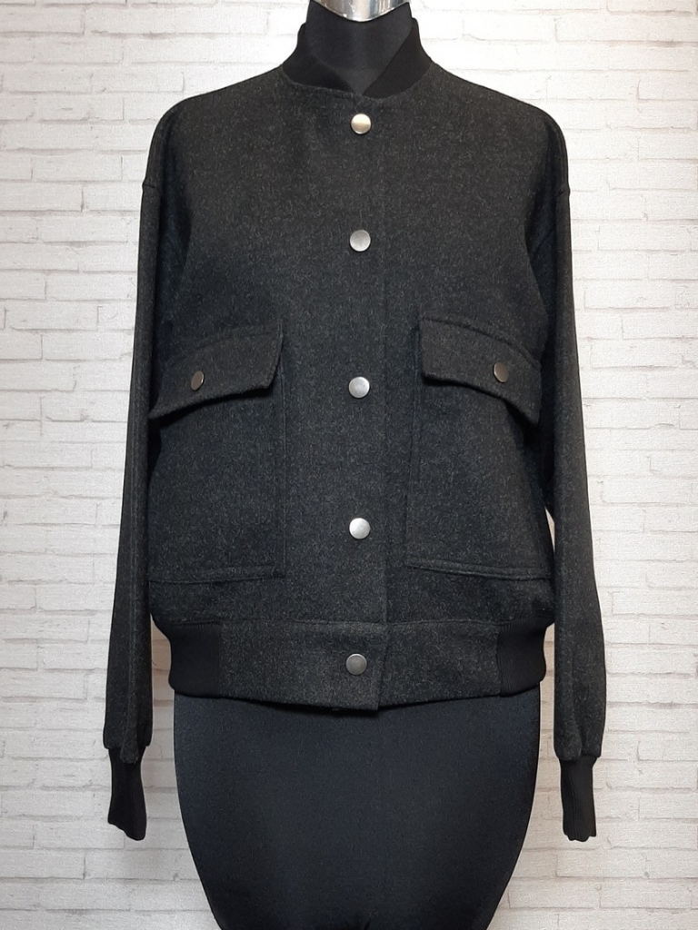 بامبر فوتر مشکی دکمه دار زنانه