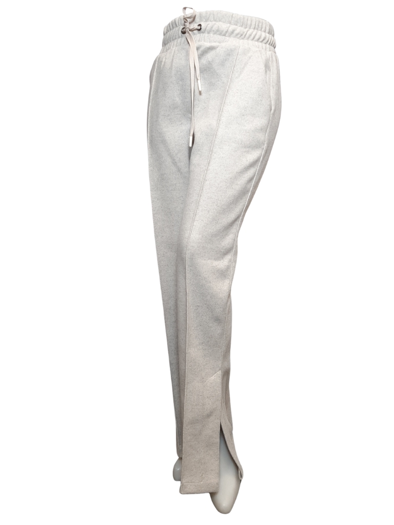 WhatsApp Image 2025-11-05 at 14.38.55 (1) WhatsApp Image 2025 11 05 at 14.38.55 1