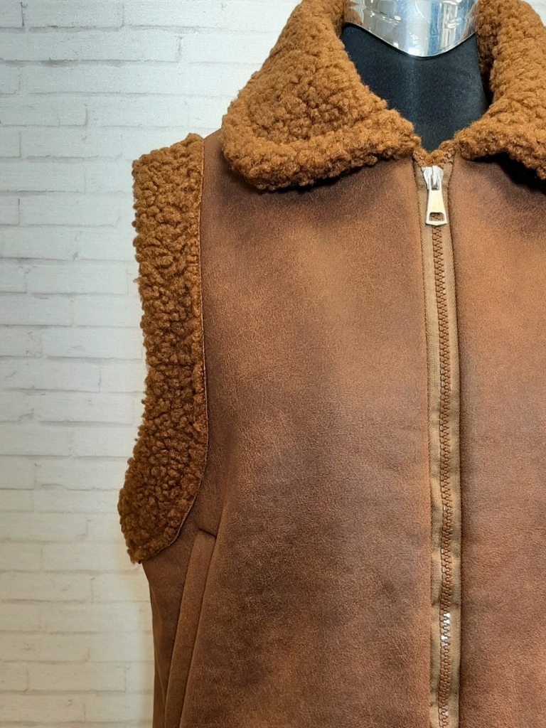 WhatsApp Image 2025-11-10 at 00.24.26