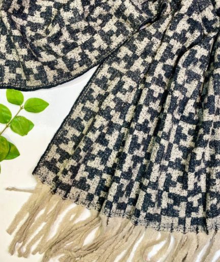 شال موهر مشکی طرح دار