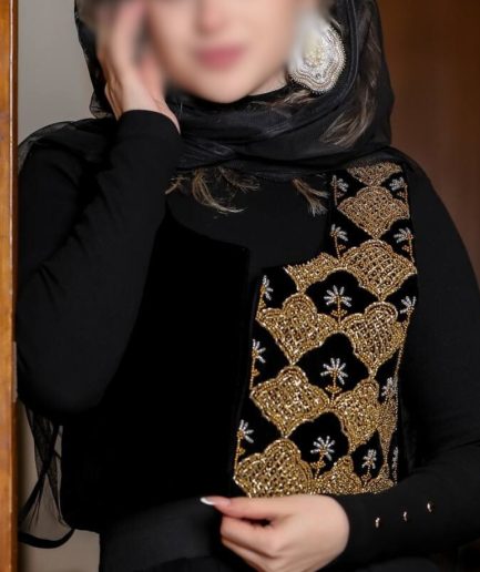 جلیقه مشکی یک طرف کار شده زنانه