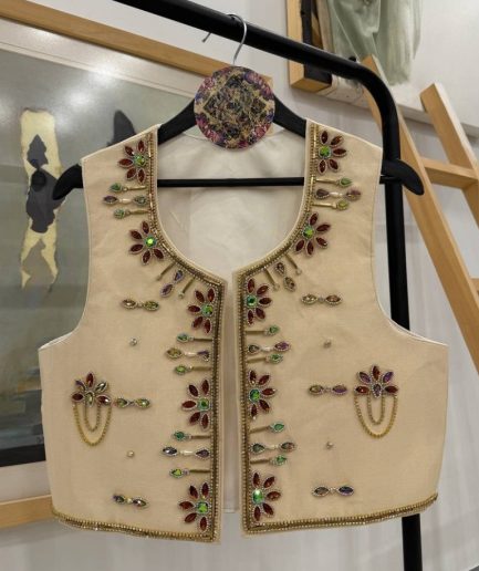 جلیقه کرم باشکوه زنانه