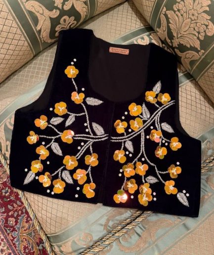 جلیقه مشکی گل نارنجی زنانه