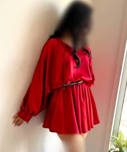 پیراهن قرمز دامن چین زنانه