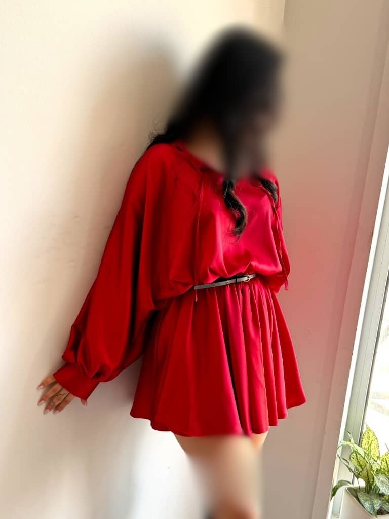 پیراهن قرمز دامن چین زنانه