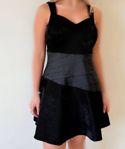 پیراهن مشکی مخمل پلیسه زنانه