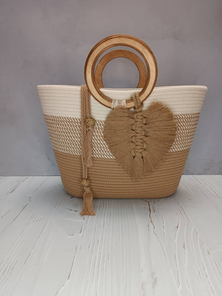 کیف ساحلی دسته چوبی کرمی زنانه