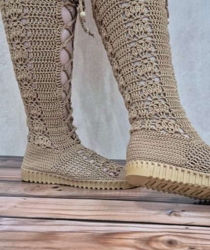 بوت مکرومه کرم شکلاتی زنانه